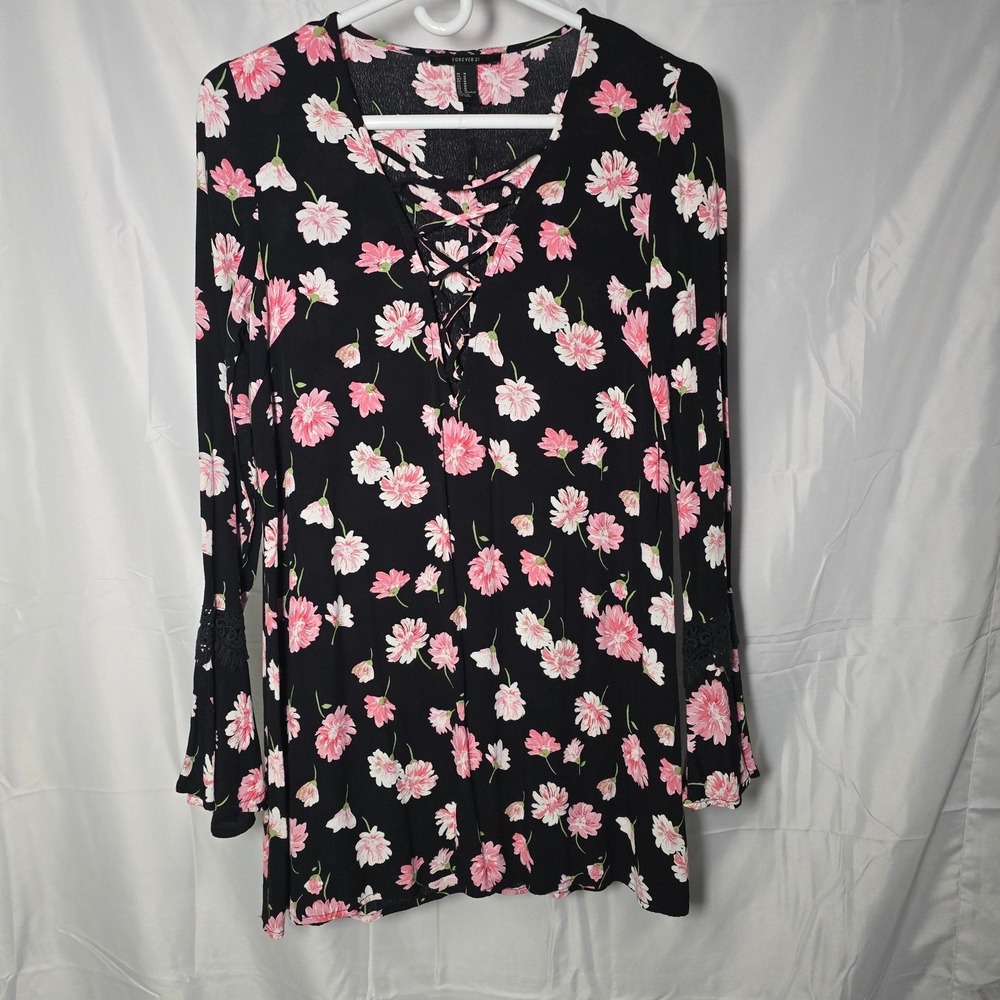 Forever 21 Womens Floral Mini Dress Black Pink Size Medium coquette whimsy fairy